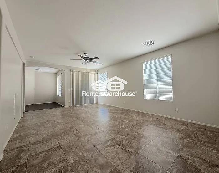 532 E Trellis Rd — Photo 7