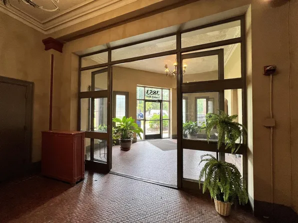 Lindell Park Apartments
