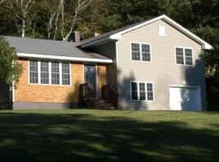 204 State Line Dr, Pownal, VT 05261