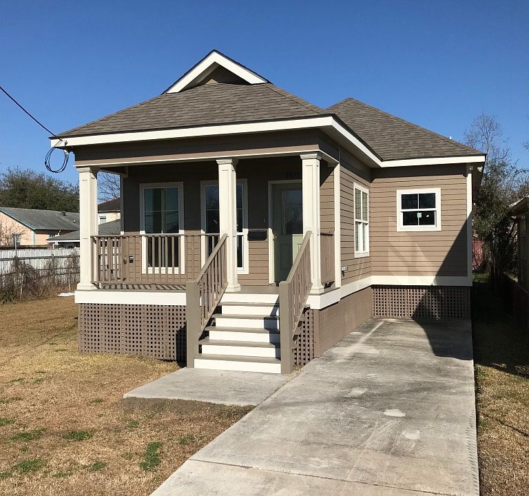 1st image of 2655 Elder St