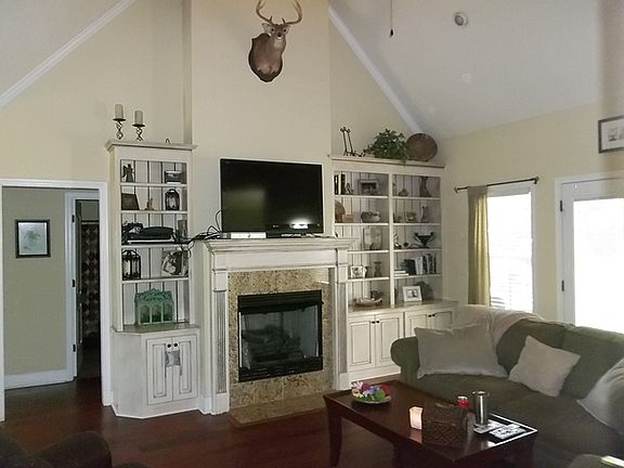 4th image of 814 Deerfield Dr