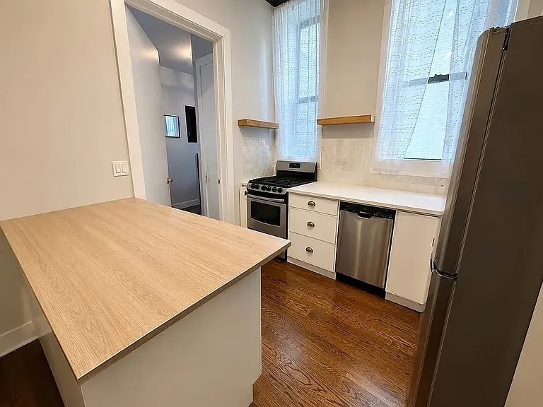 918 Fulton St #2 — Photo 6