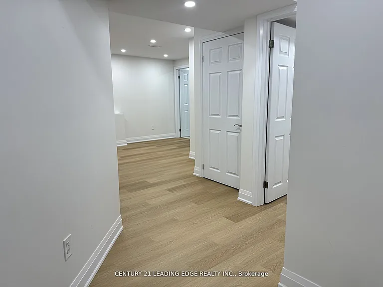 149 Hurst Dr #LOWER — Photo 12