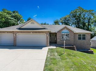 132 Kingsbrooke Blvd, Glen Carbon, IL