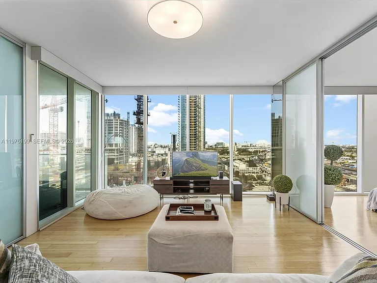 1040 Biscayne Blvd #1107 — Photo 1