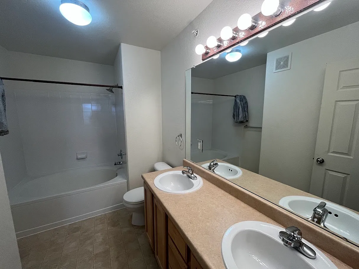 2 bed, 1148 sqft, $1,775 — Photo 4