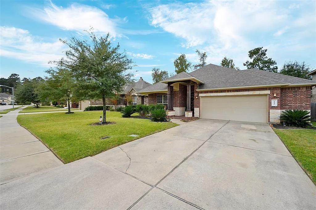 3 bed, 2.0 bath, 1864 sqft, $2,275 — Photo 2
