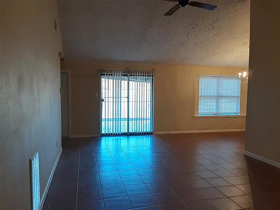 2nd image of 1122 River Rock Dr