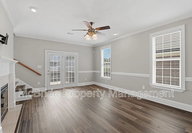 438 Bowen Fls — Photo 5