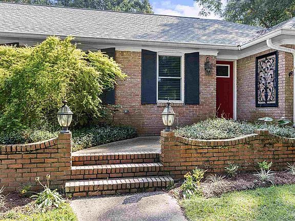 5th image of 54 Blithewood Dr