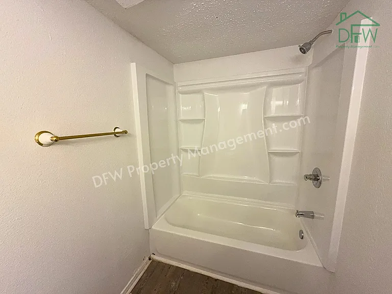 2613 Amherst Ct — Photo 16