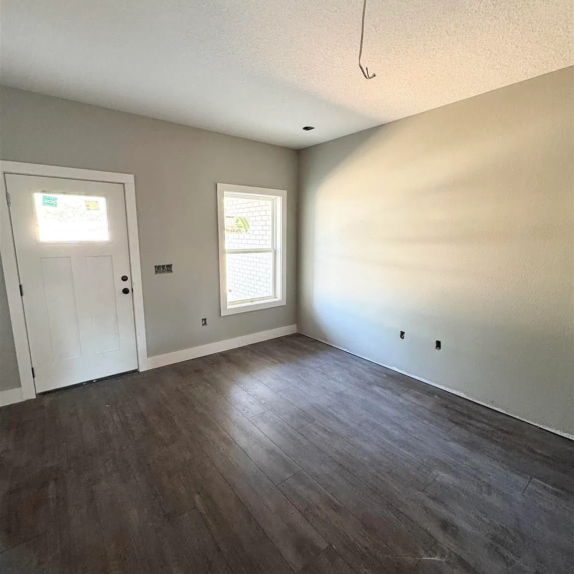 3 bed, 1200 sqft, $1,800 — Photo 4