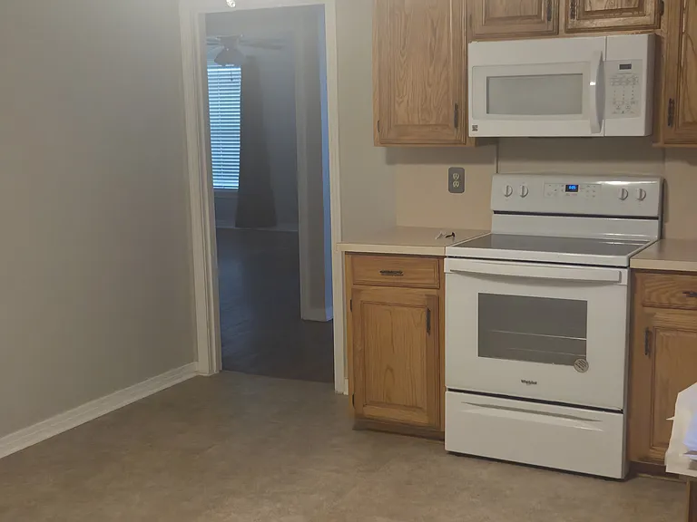 1714 N Binkley St — Photo 11