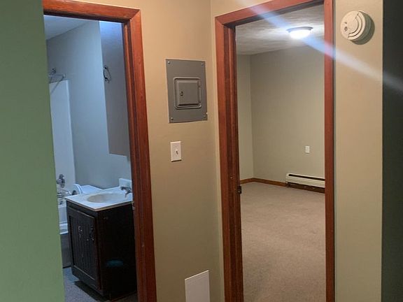 4th image of 173 N Mechanic St #1