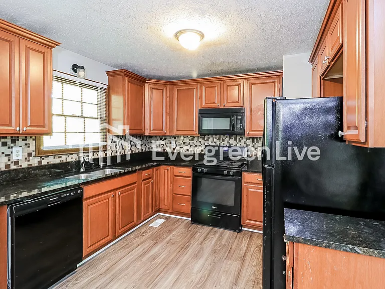 7382 Grovewood Dr — Photo 8