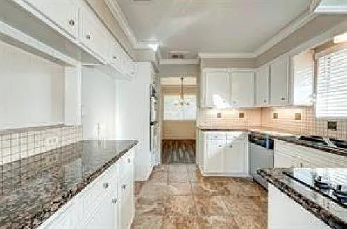 12415 Nova Dr — Photo 8