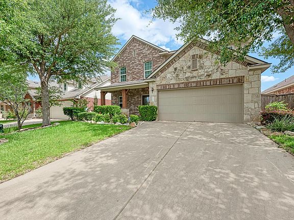 2nd image of 1704 Stonehaven Ln