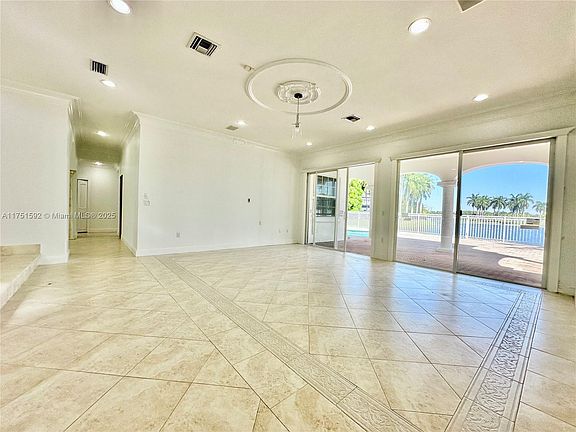 5th image of 5023 NW 94th Doral Pl #5023