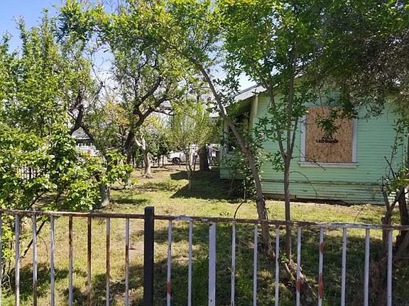 2nd image of 726 N Shasta Ave