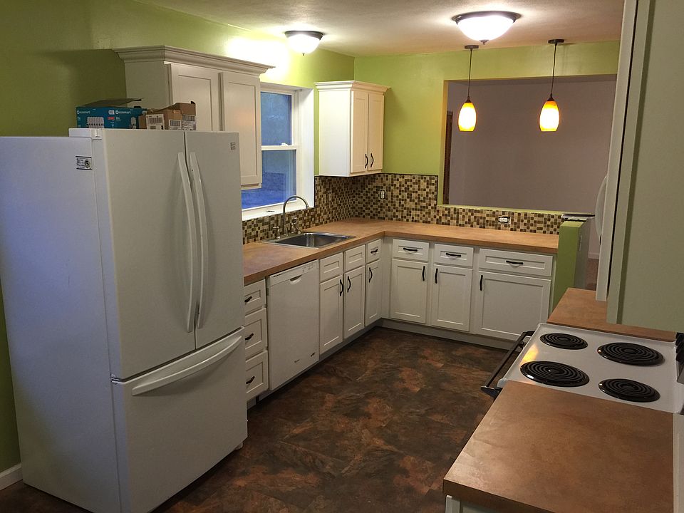 1st image of 14 Denise Dr