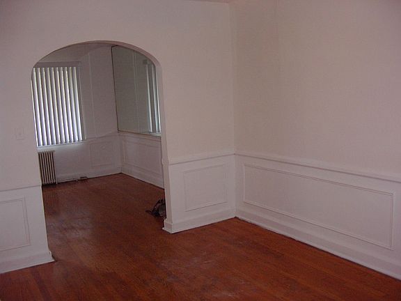 3rd image of 2548 Arunah Ave
