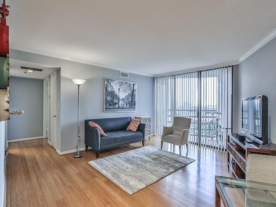 Large living space invites you in as you enter this great condo.