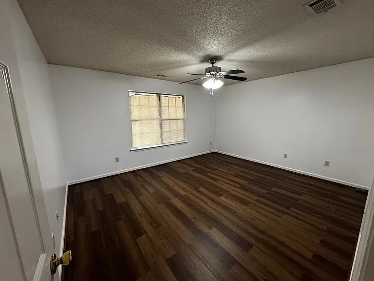 276 Gloucester Dr — Photo 12