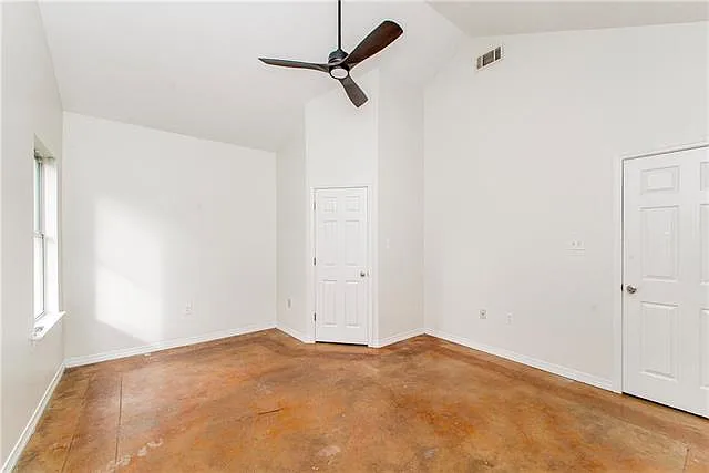 2 bed, 1.5 bath, 952 sqft, $1,400 — Photo 2