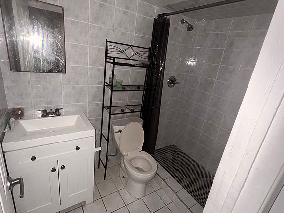5th image of 275 Regis Dr Floor 1
