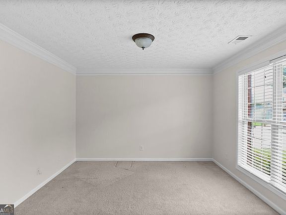 5th image of 115 Maxton Ave