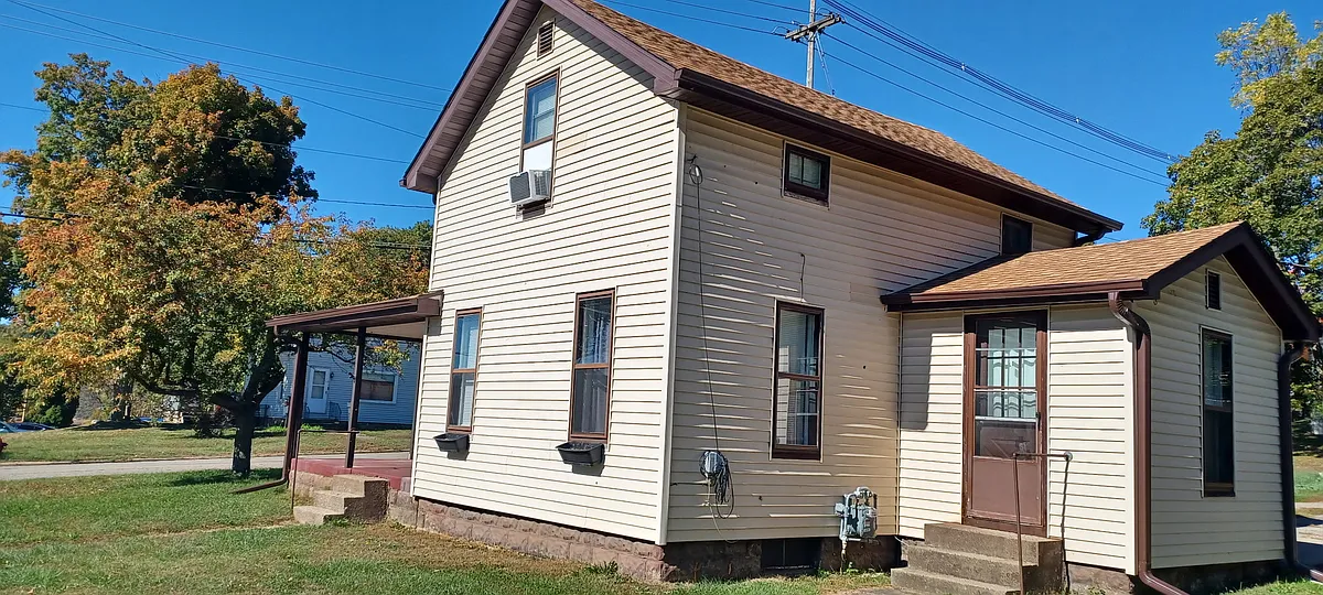 Building Photo - 501 Clinton St