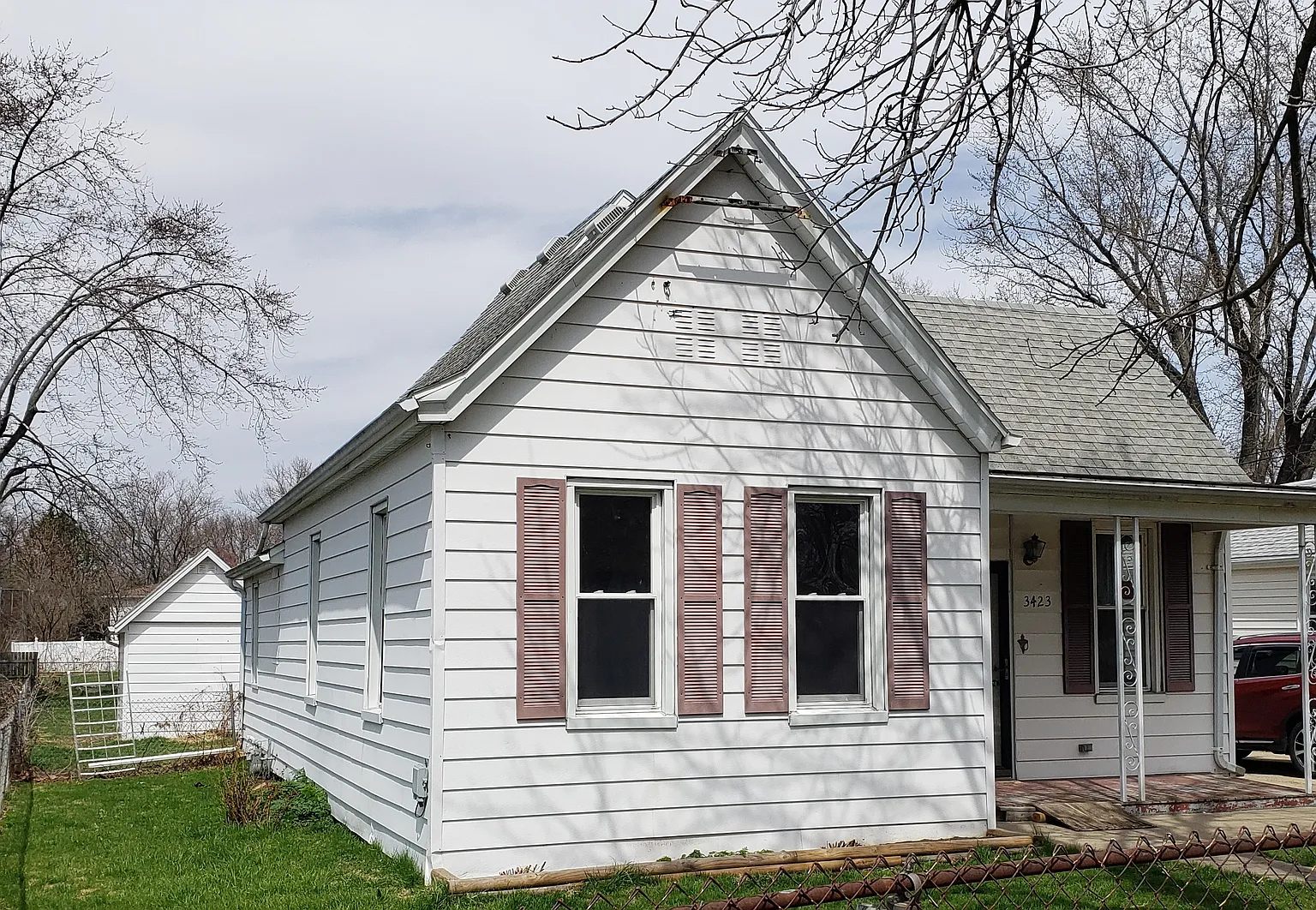 3423 W Hill St photo 1