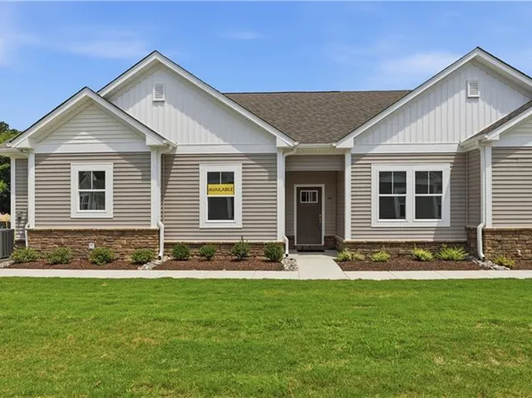 1301 Regal Rd Unit D, Suffolk, VA 23434
