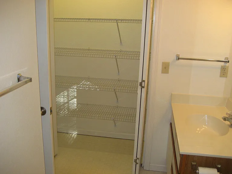 1820 Lower Ridgewood Blvd — Photo 17