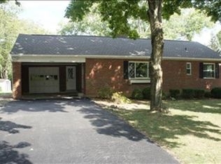 1052 Meadow Dr, Beavercreek, OH 45434