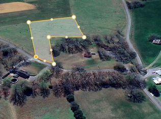 J W York Rd, Scottsville, KY 42164