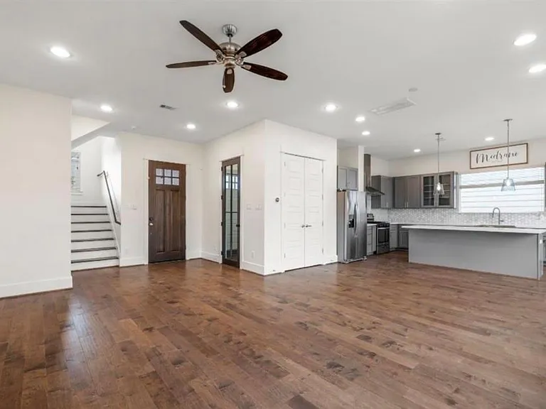 406 Yale Oaks Ln — Photo 7
