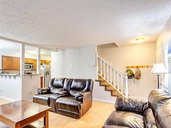 2nd image of 808 Olde Pioneer Trl APT 194