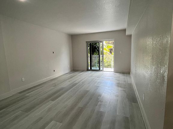 5th image of 400 NE 135th St #201