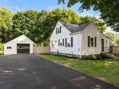 13 Edison Ave, Seekonk, MA, 02771