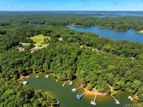 140 Maryland Dr, Manson, NC 27553