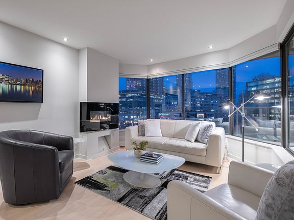3rd image of 847 Hornby St #601