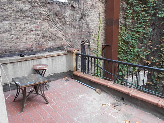 Rented by Carlyle Property Management | media 35