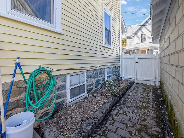 16 Oak Grove Ter — Photo 33