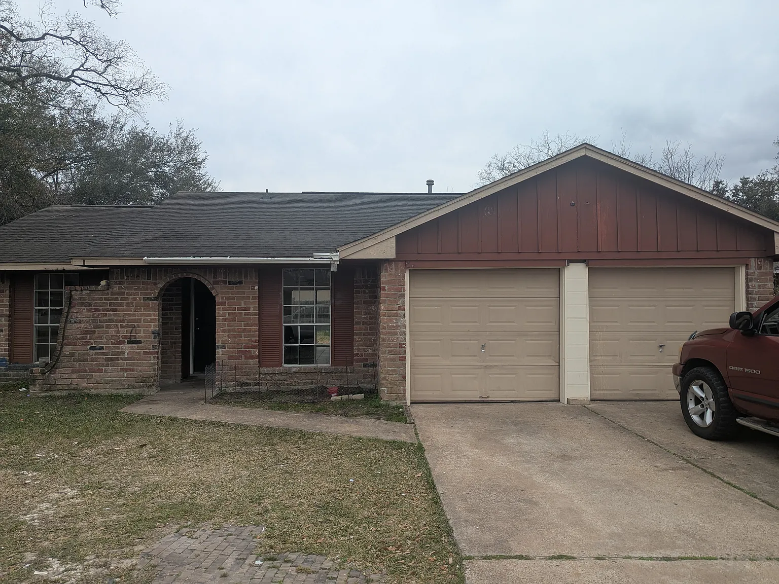 3 bed, 1.5 bath, 1017 sqft, $1,400 — Photo 1