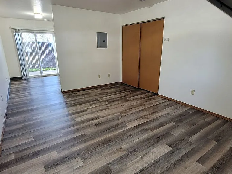 1830 W Crouse St — Photo 12