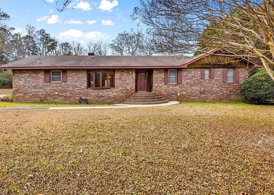 1st image of 202 Ridgewood Rd