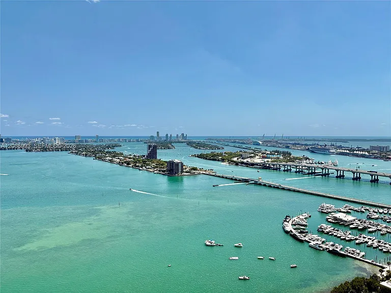 1800 N Bayshore Dr #4209 — Photo 2