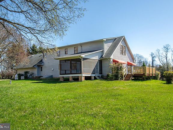 4th image of 24112 University Dr