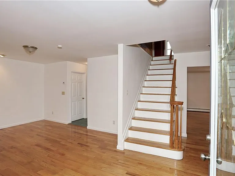 80 Old Quaker Hill Rd — Photo 6